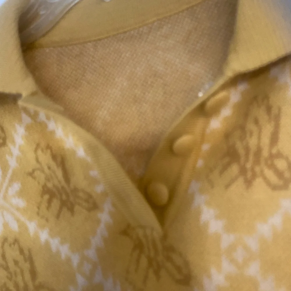 Simply Retro Sweater - Picture 3 of 4